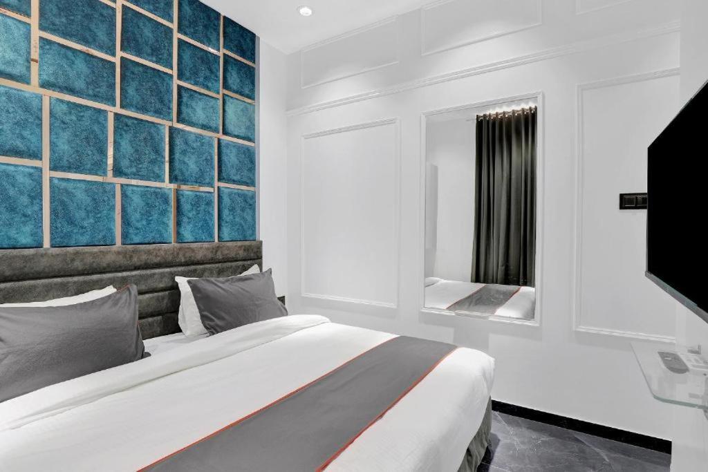 Hotel The Lowell 수라트 외부 사진
