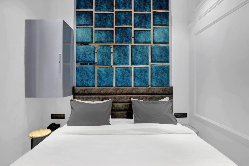 Hotel The Lowell 수라트 외부 사진