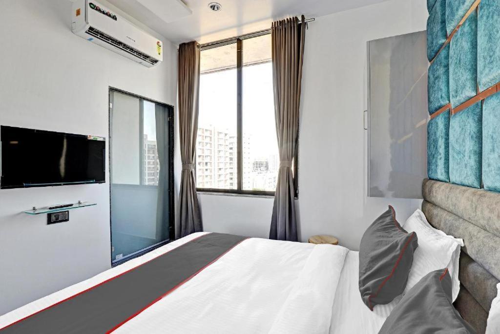Hotel The Lowell 수라트 외부 사진
