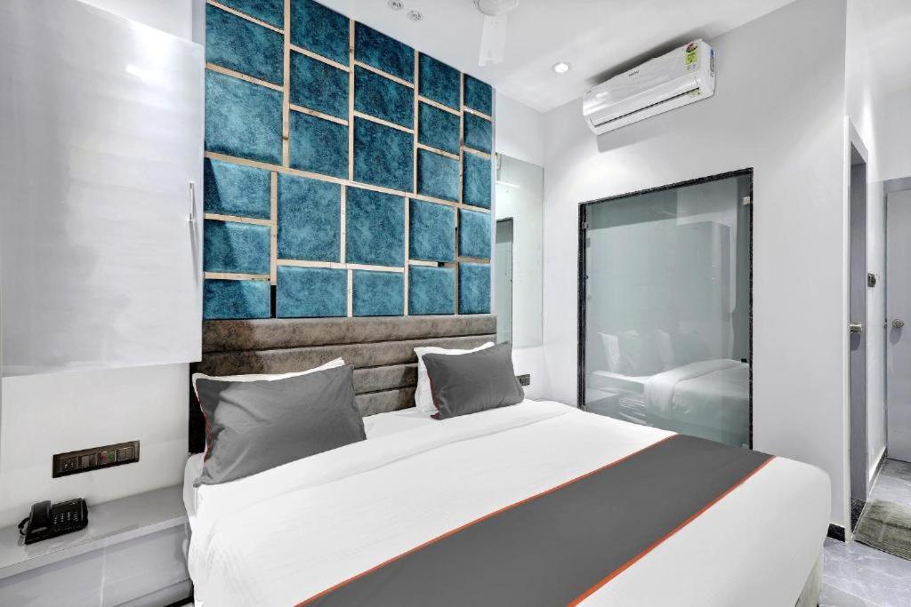 Hotel The Lowell 수라트 외부 사진