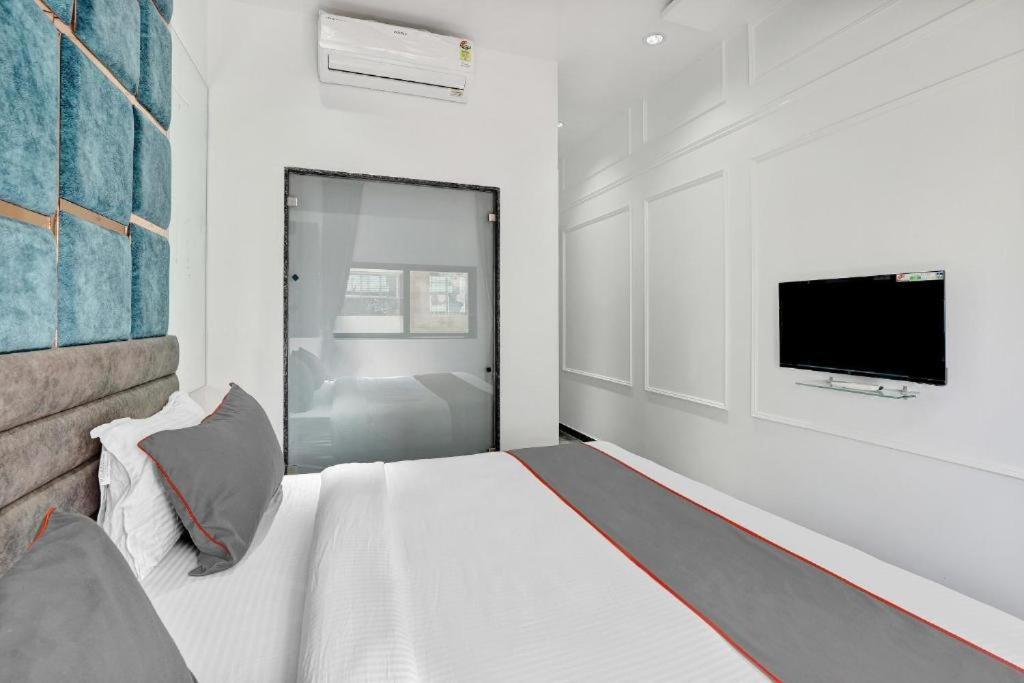 Hotel The Lowell 수라트 외부 사진