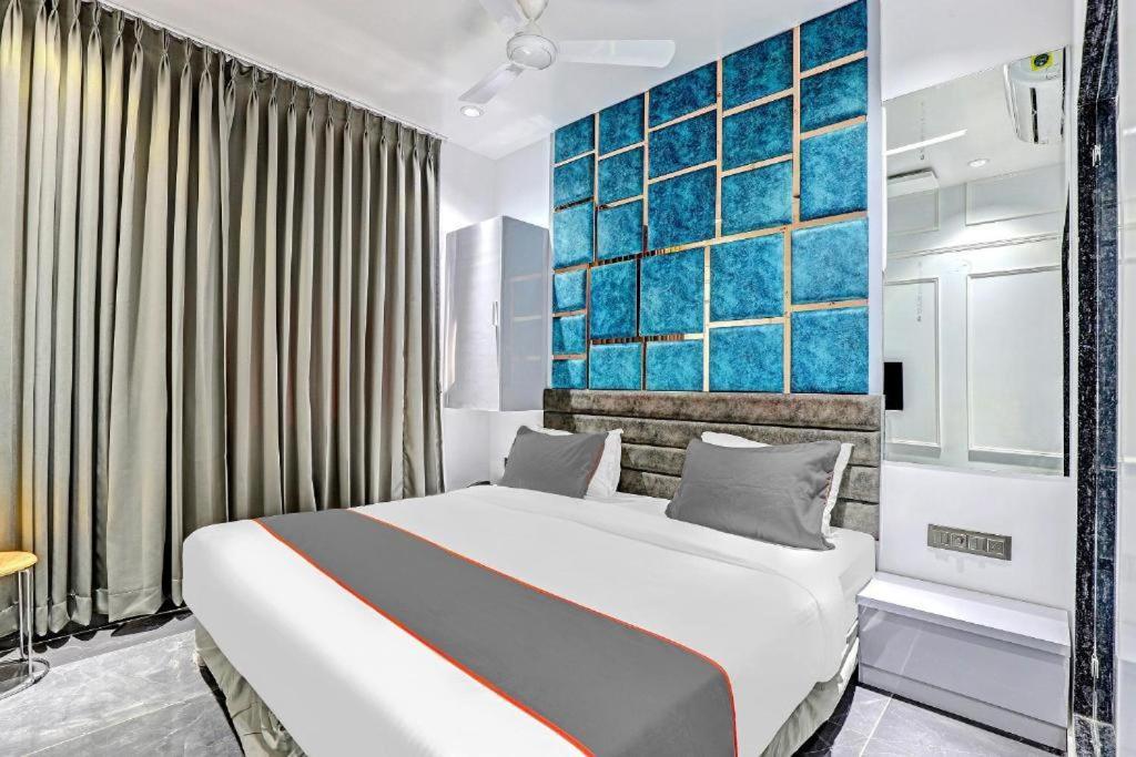 Hotel The Lowell 수라트 외부 사진