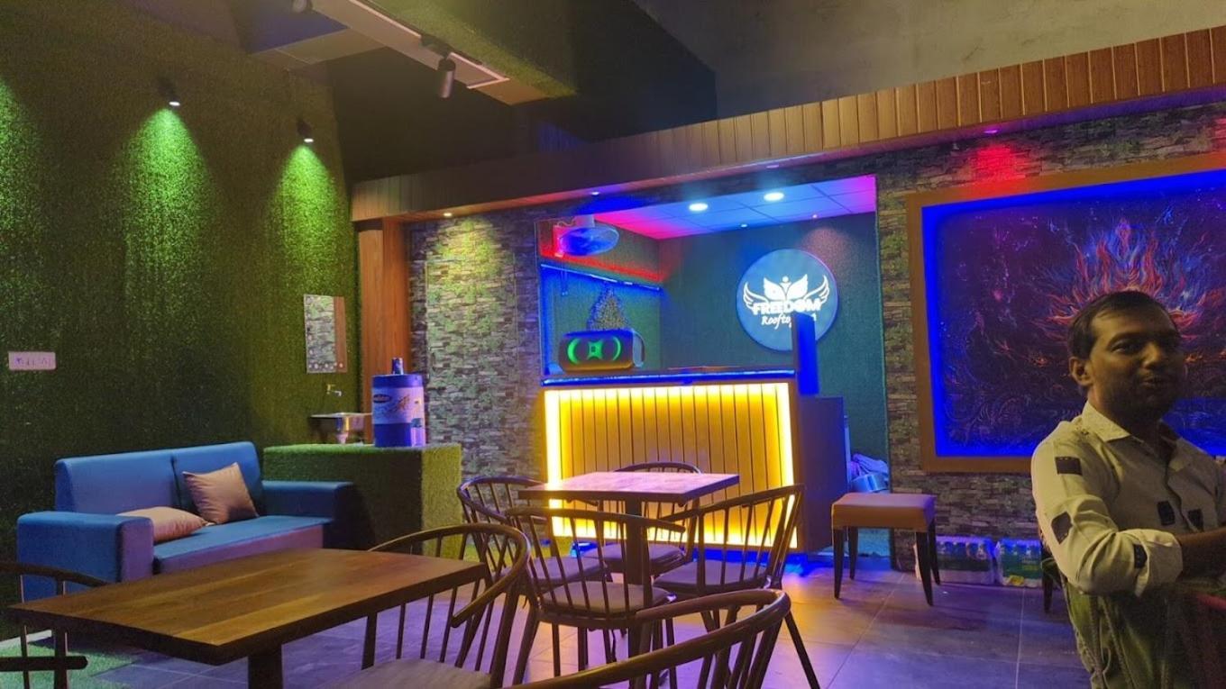 Hotel The Lowell 수라트 외부 사진